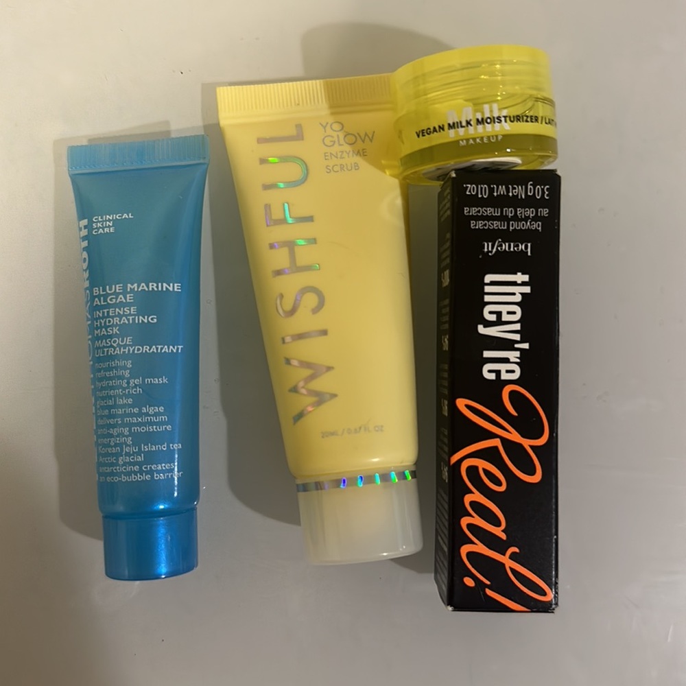 Luxury high end beauty bag of skincare/makeup samples & deluxe trial size bundle - Picture 3 of 8